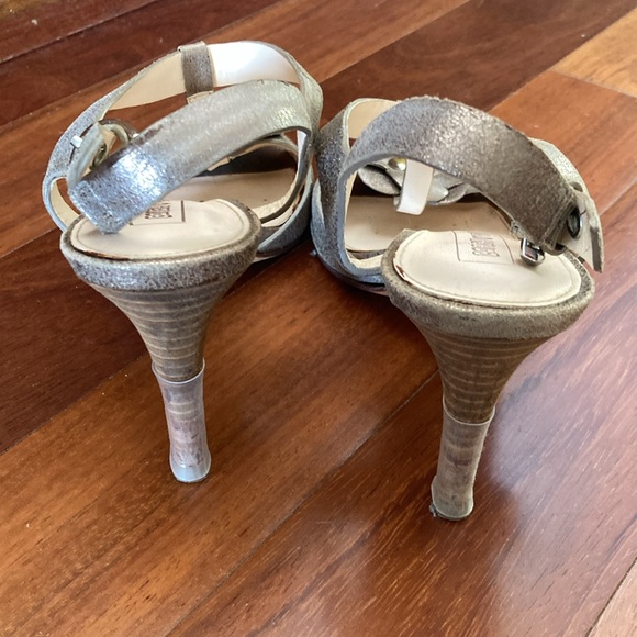 Coach Poppy 3.5 inch heels Sandal Gold - Picture 4 of 12